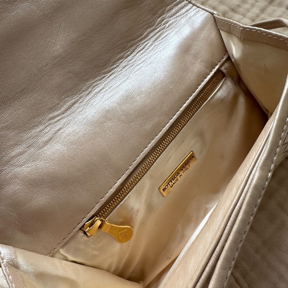 Bottega Veneta Tan Intrecciato Leather Wristlet - Picture 6 of 9
